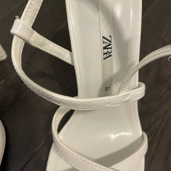 Zara White Strappy Heals - Picture 4 of 8